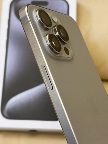 Điện thoại iPhone 15 Pro Max Likenew