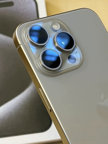Điện thoại iPhone 15 Pro Max Likenew