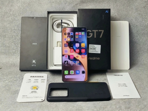 Điện thoại Realme GT7 5G Dimensity 9400 Plus - Pin 7200mAh