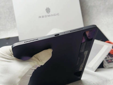 Máy tính bảng ZTE Nubia Red Magic Gaming Tablet Pro Snapdragon 8 Gen 3 L