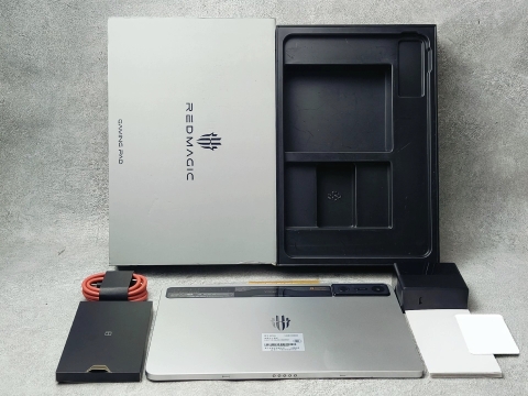 Máy tính bảng ZTE Nubia Red Magic Gaming Tablet Pro Snapdragon 8 Gen 3 L