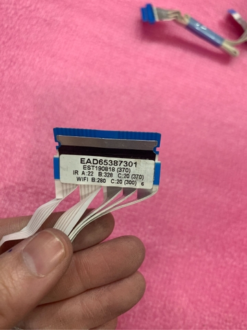 Cáp wifi mắt nhận mã LK EAD65387301 dùng cho model 55/65UM7600 tháo máy sử dụng tốt