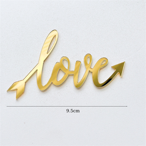 Topper mica chữ love mũi tên màu VÀNG