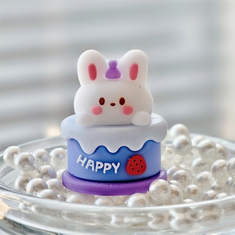 Kute bánh sinh nhật TÍM chữ Happy + thỏ trắng