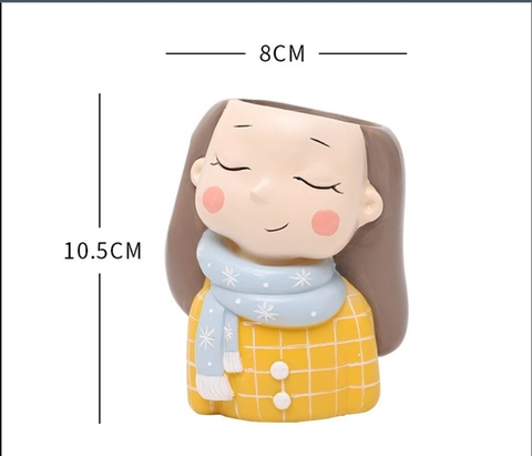 Tượng cô gái áo vàng quấn khăn xanh 10*8cm(A2)