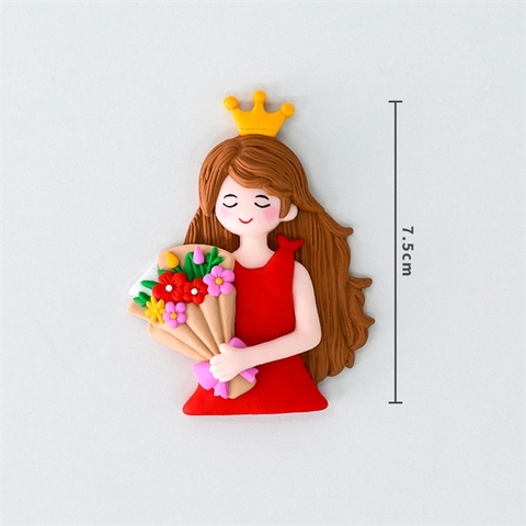 Que kute slc CÔ GÁI VÁY ĐỎ đội vương miện VÀNG ôm hoa