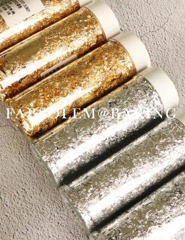 Lá nhũ bạc trang trí bánh