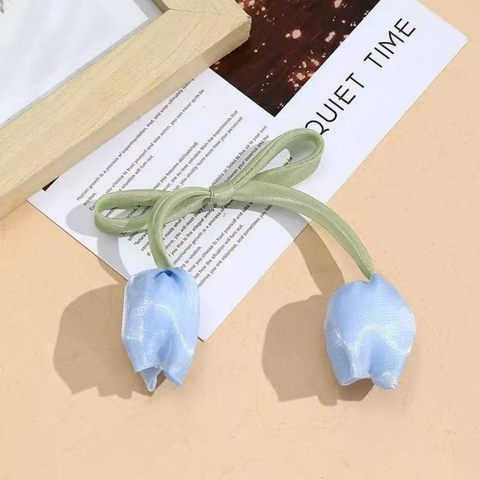 Dây hoa tuylip vải làm nơ màu xanh