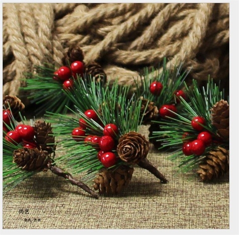 MC - Set 5 cành thông+ quả đỏ