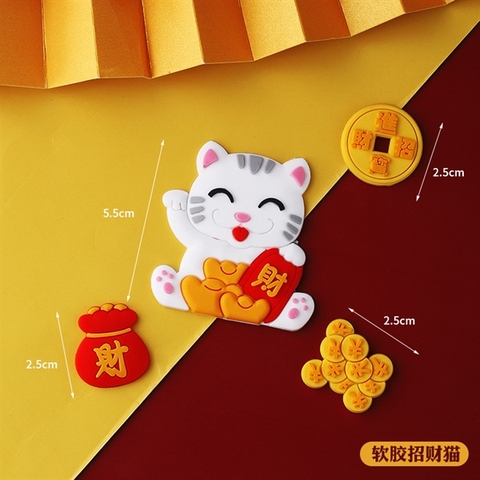 Set 4 chi tiết nhựa dẻo MÈO THẦN TÀI + TÚI TIỀN ĐỎ