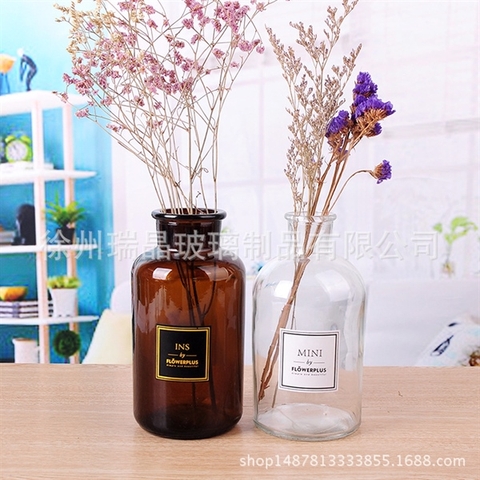 Bình decor thủy tinh vàng dán mác nhỏ KT 5,6x7,8x16