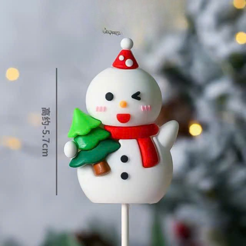 MC - Kute người tuyết ôm cây thông