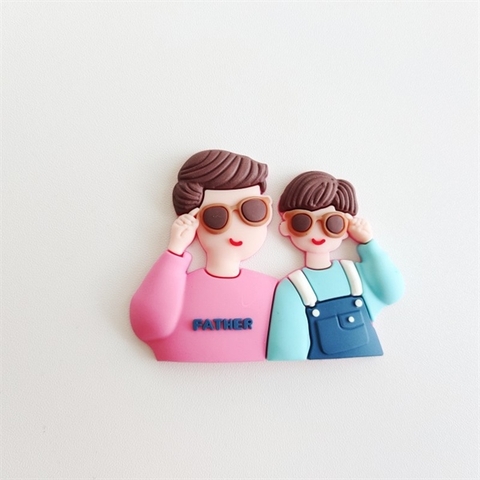 Que KUTE NHỰA DẺO CẶP BỐ VÀ CON TRAI đeo kính