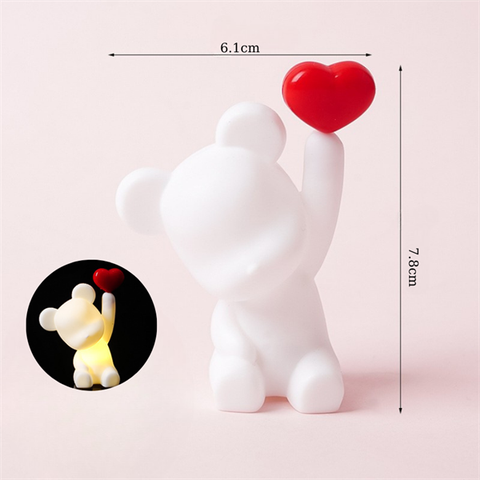 Gấu nhựa NGỒI CẦM TIM ĐỎ - có đèn