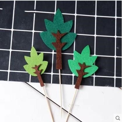 Que cắm cây VẢI DẠ xanh tán nhọn (set 3 cây to nhỏ)