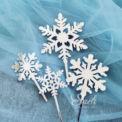 Topper mica 4 bông tuyết bạc