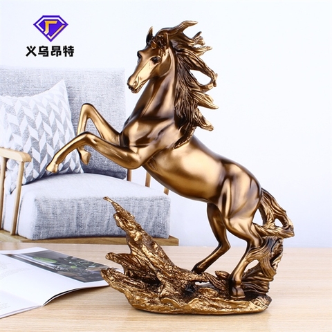 Tượng ngựa phi màu vàng đồng 50*59*17,5cm