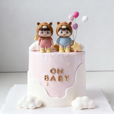 Kute bé ngựa đứng áo hồng