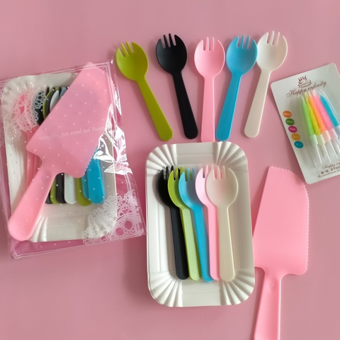 Dao dĩa ăn bánh SẮC MÀU-kèm nến(10 phần)