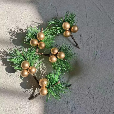 MC - Set 5 cành thông xanh quả VÀNG