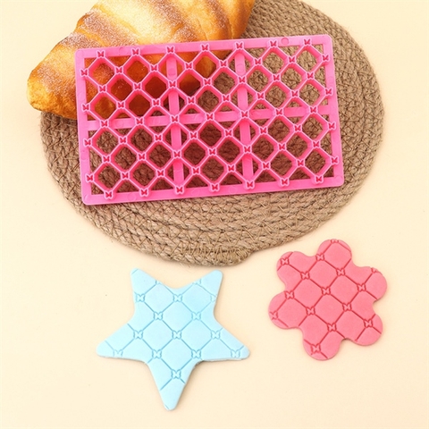 Khuôn nhấn tạo vân bánh màu HỒNG họa tiết CÁNH BƯỚM Mẫu 5 (chiếc)