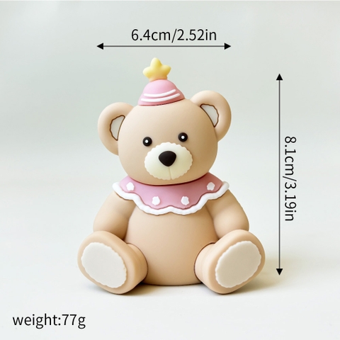 Kute gấu ngồi màu nâu nhạt yếm hồng mũ hồng sao vàng (8,1cm)