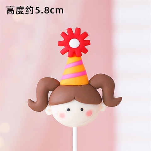 Que kute SLC BÉ GÁI ĐỘI MŨ HOA ĐỎ