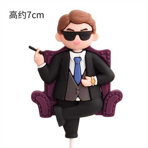 Que kute nhựa dẻo BOSS ngồi ghế GÁC CHÂN cầm thuốc lá ĐEN kính đen