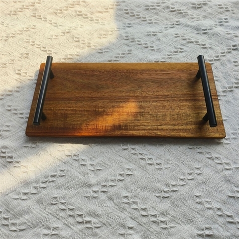 Khay gỗ có tay cầm mạ đen 36*17cm