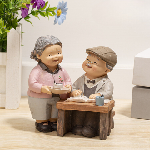 Đồ chơi trang trí Ông Viết sách BÀ bưng trà(OB)
