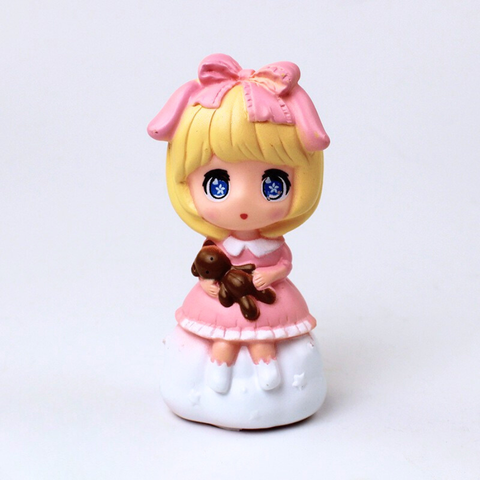 Đồ chơi bé gái tóc vàng ôm gấu nhựa