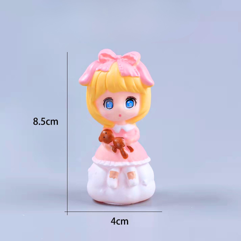 Đồ chơi bé gái tóc vàng ôm gấu nhựa