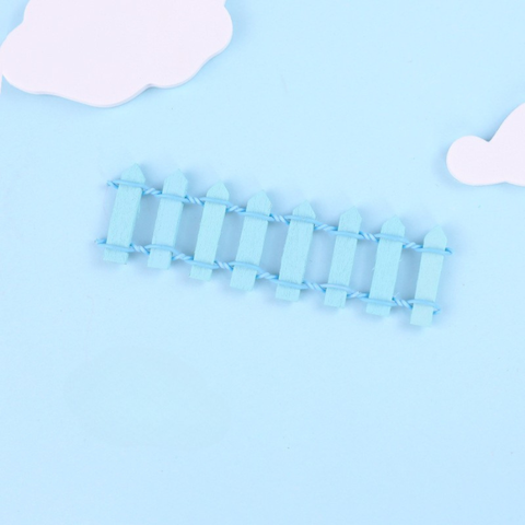 Hàng rào xanh dương nhạt