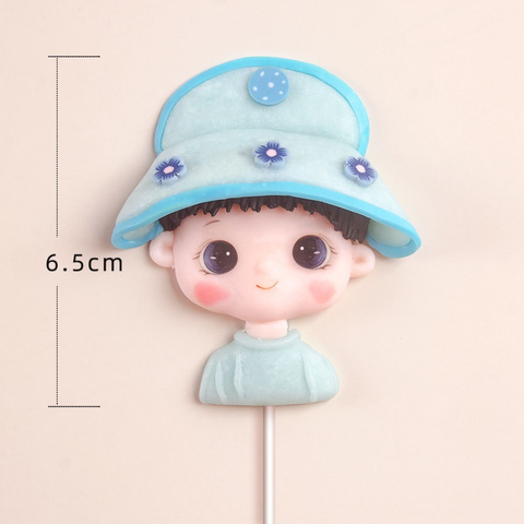 Que SLC kute bé trai áo xanh đội mũ xanh