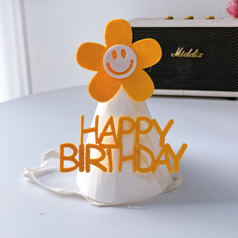 Mũ sinh nhật vải cho bé TRẮNG HOA VÀNG (12*14cm)