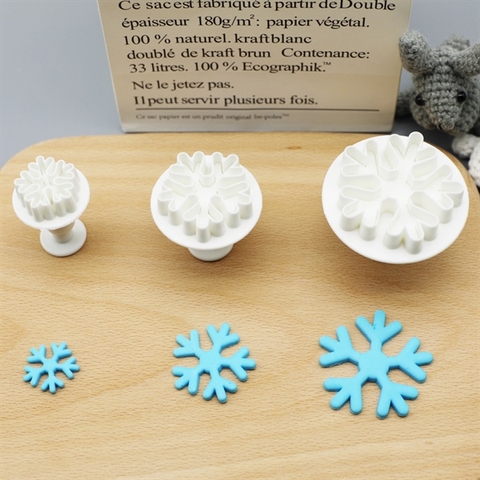 Set 3 khuôn nhấn bông tuyết to nhỏ