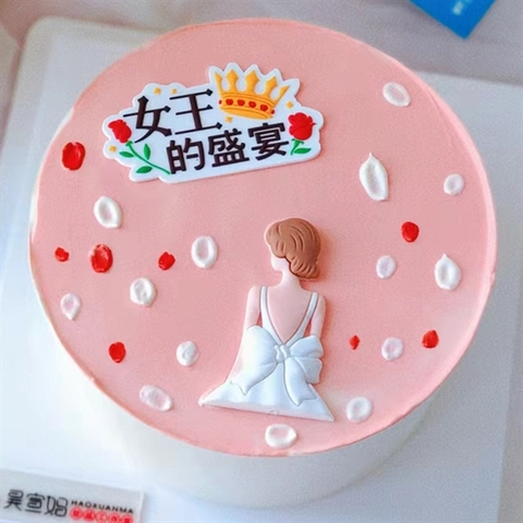 Que kute cô gái tóc NÂU váy NGẮN nơ màu trắng quay lưng