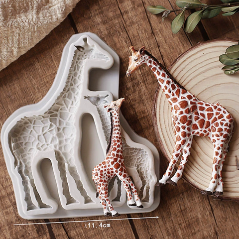 Khuôn F SLC 2 con hươu cao cổ to nhỏ