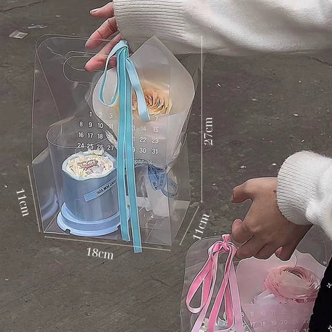 Hộp mica trong IN LỊCH có quai xách kt 11*11*18*27cm