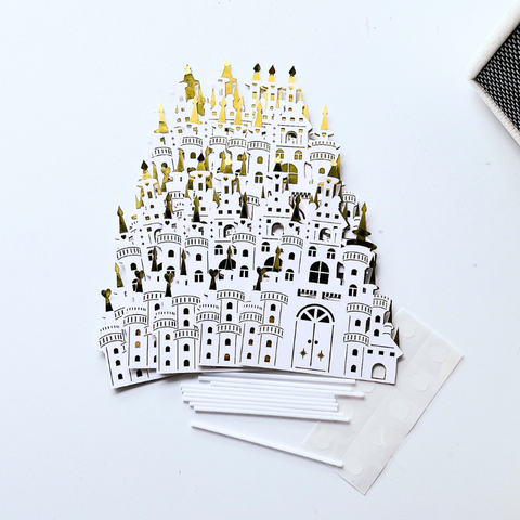 Que cắm Set 10 lâu đài giấy VÀNG
