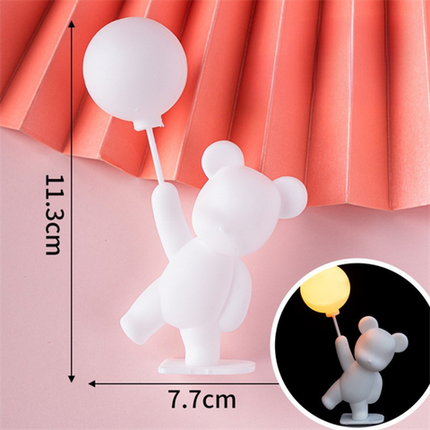 Gấu nhựa ĐỨNG CẦM BÓNG TRẮNG có đèn