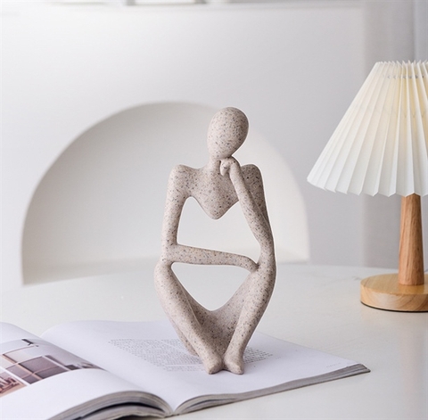Tượng nhân vật trừu tượng đá sa thạch (chống tay trái mẫu B) 12*24cm