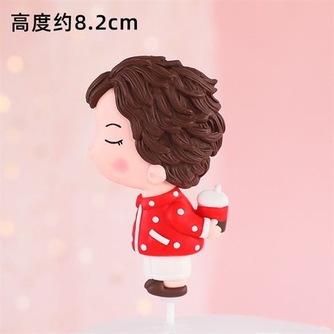 Que kute SLC bé trai áo chấm bi đỏ tóc nâu MẶT NGHIÊNG