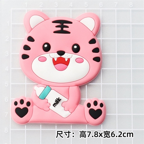 Kute hổ HỒNG ngồi ôm bình sữa