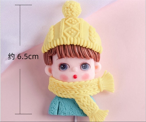 Que SLC Kute bé trai áo xanh + mũ khăn len vàng