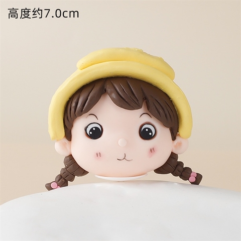 Que cắm SLC kute bé GÁI mũ vàng