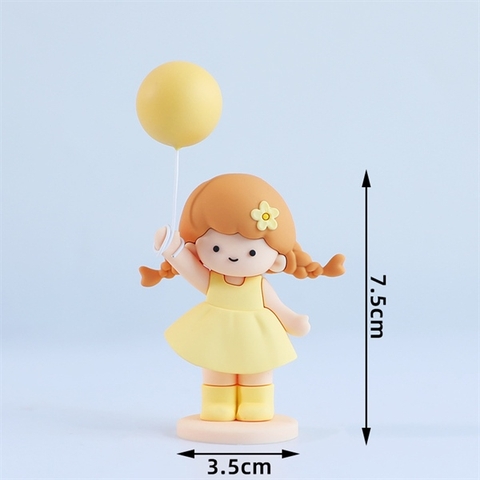 Kute siêu cấp bé gái váy VÀNG cầm bóng bay