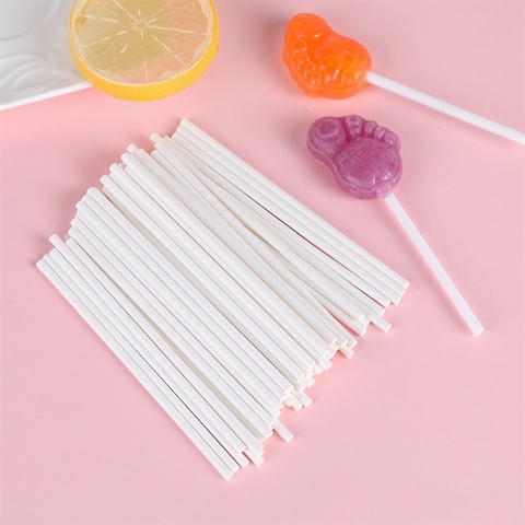 Que cakepop 10cm DK 3mm (bịch100 )