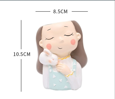 Tượng cô gái thỏ trên vai áo xanh 10.5*8cm (A1)