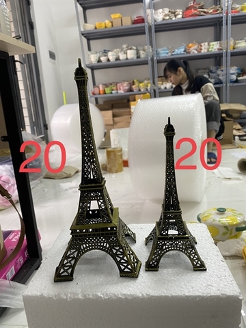 Tháp eiffel nhỏ cao 18cm
